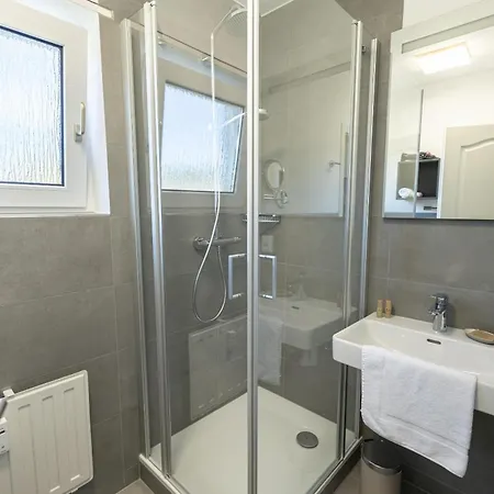 Haus Am Weinberg Oda ve Kahvaltı Birkweiler