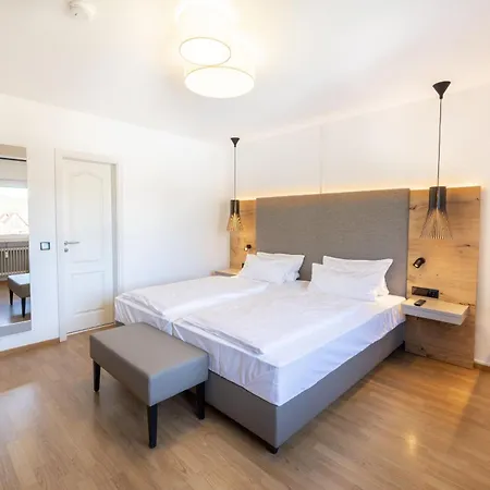 Bed & Breakfast Haus Am Weinberg 3*